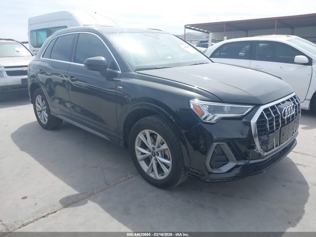 Salvage Audi Q3 Image