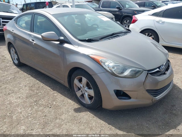 Salvage Hyundai ELANTRA Image