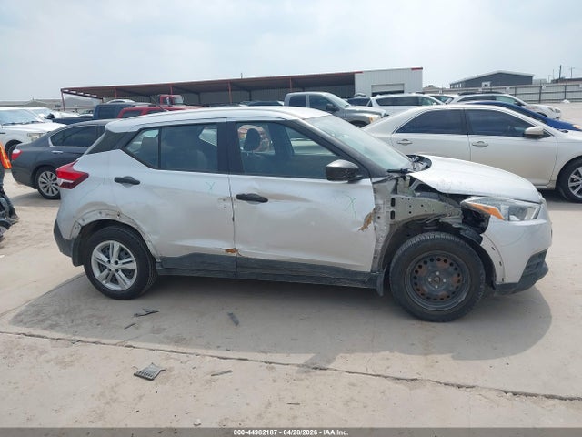 Nissan Kicks S Xtronic Cvt