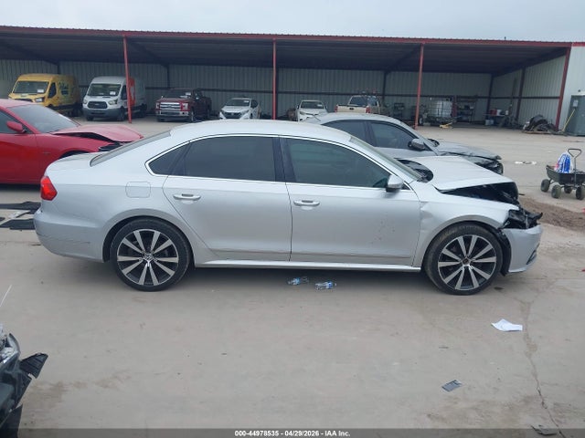 Volkswagen Passat 1.8t S