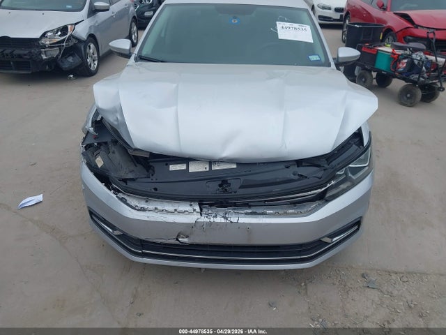 Volkswagen Passat 1.8t S