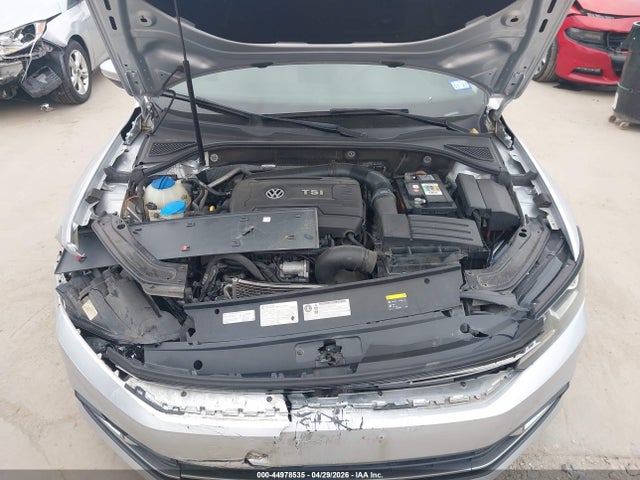 Volkswagen Passat 1.8t S