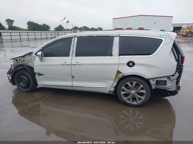 Chrysler Pacifica Limited