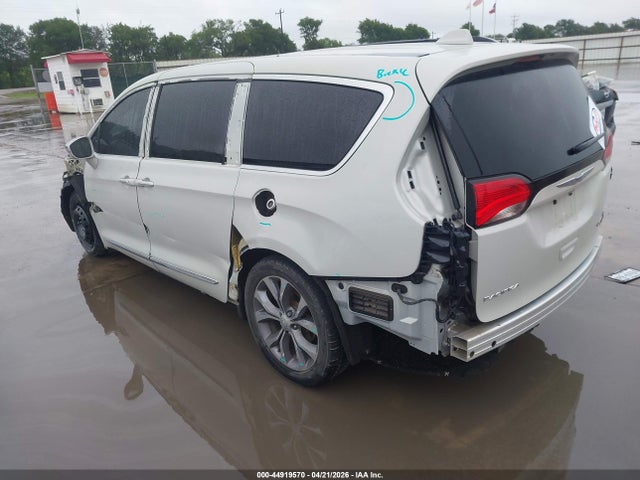 Chrysler Pacifica Limited