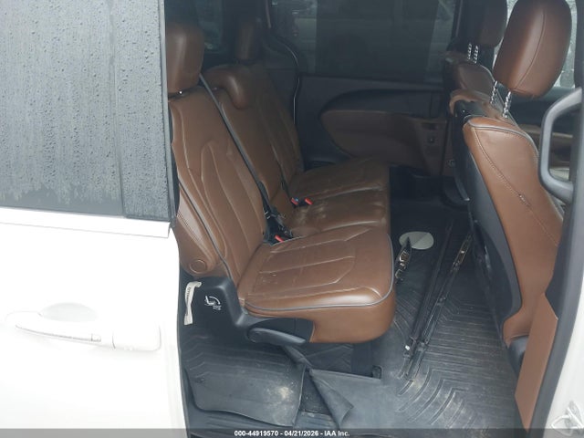 Chrysler Pacifica Limited