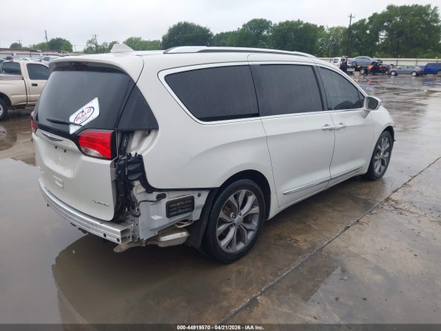 Chrysler Pacifica Limited