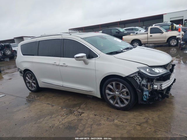 Chrysler Pacifica Limited