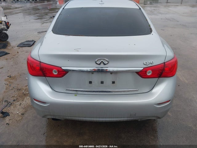 INFINITI Q50 Premium