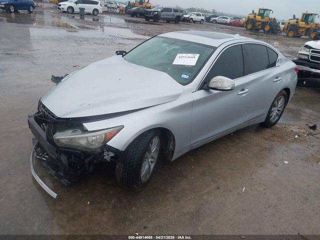 INFINITI Q50 Premium