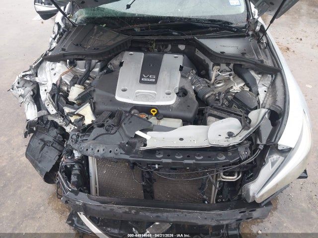 INFINITI Q50 Premium