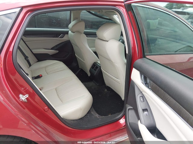 Honda Accord Touring 2.0t