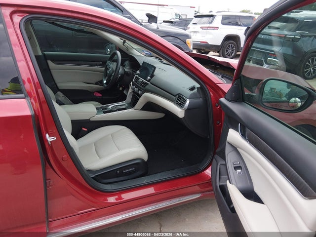 Honda Accord Touring 2.0t