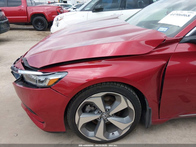 Honda Accord Touring 2.0t