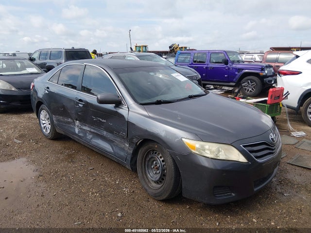 Salvage Toyota Camry Image