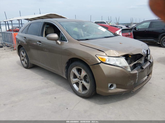 Salvage Toyota Venza Image