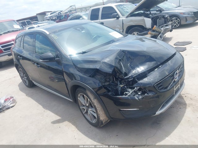 Salvage Volvo V60 Cross Country Image