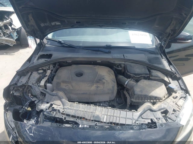 Volvo V60 Cross Country T5
