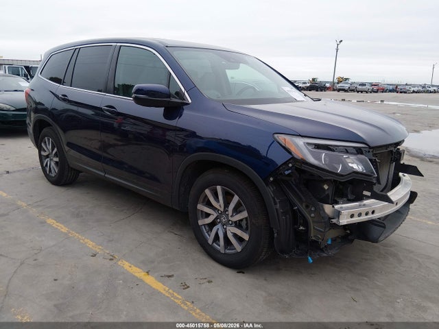 Salvage Honda Pilot Image