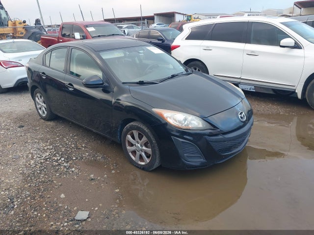 Salvage Mazda Mazda3 Image