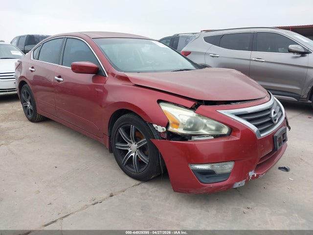 Salvage Nissan Altima Image