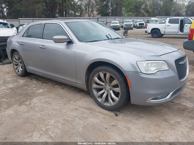 Salvage Chrysler 300 Image