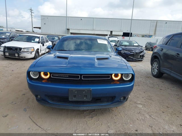 Dodge Challenger Sxt