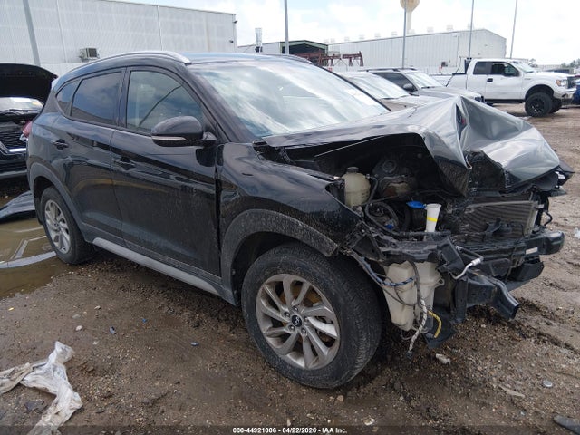 Salvage Hyundai TUCSON Image