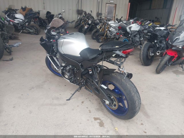 Suzuki Gsx-r750