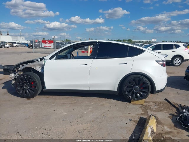 Tesla Model Y Performance Dual Motor All-wheel Drive
