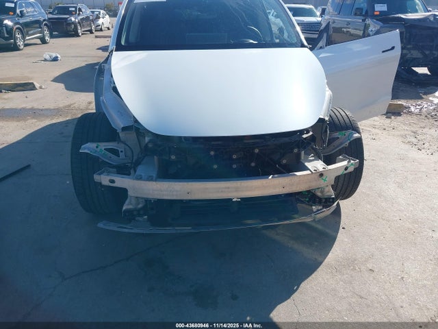 Tesla Model Y Performance Dual Motor All-wheel Drive