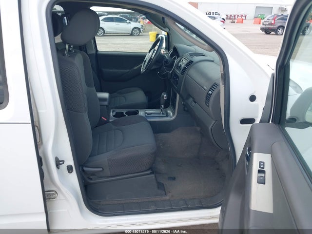 Nissan Pathfinder S