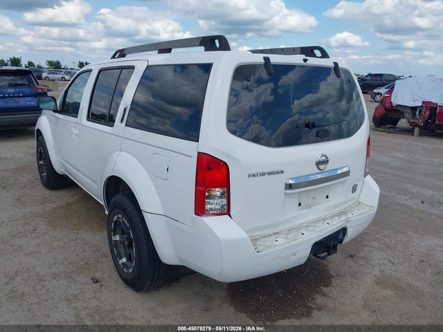 Nissan Pathfinder S