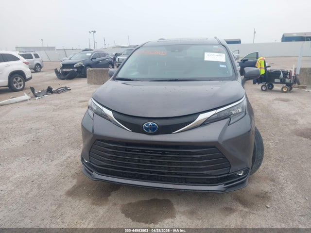 Toyota Sienna Xle