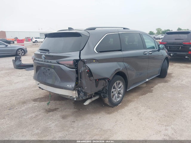 Toyota Sienna Xle