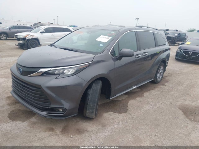 Toyota Sienna Xle