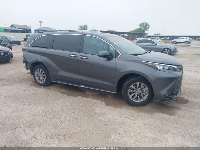 Toyota Sienna Xle