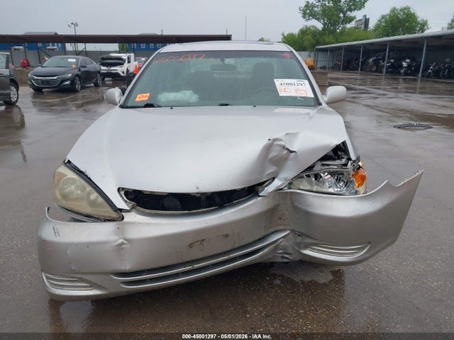 Toyota Camry Le V6