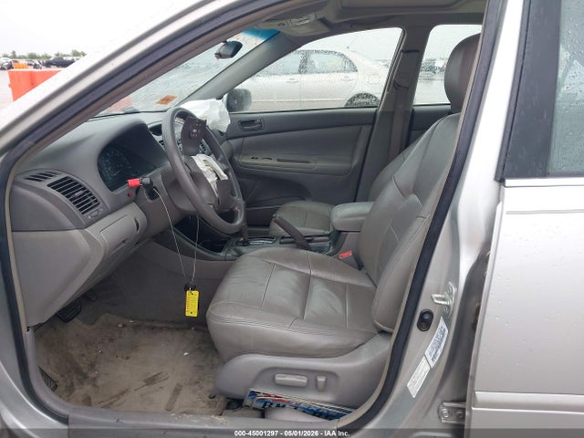 Toyota Camry Le V6