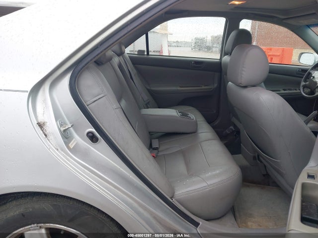 Toyota Camry Le V6