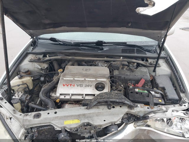 Toyota Camry Le V6