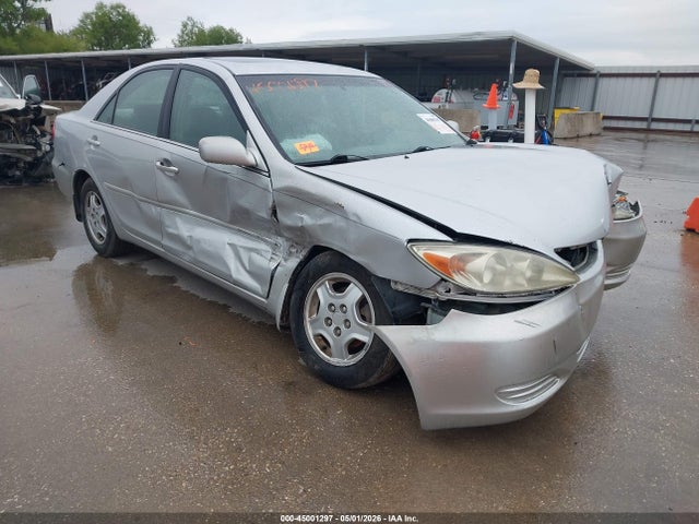 Salvage Toyota Camry Image