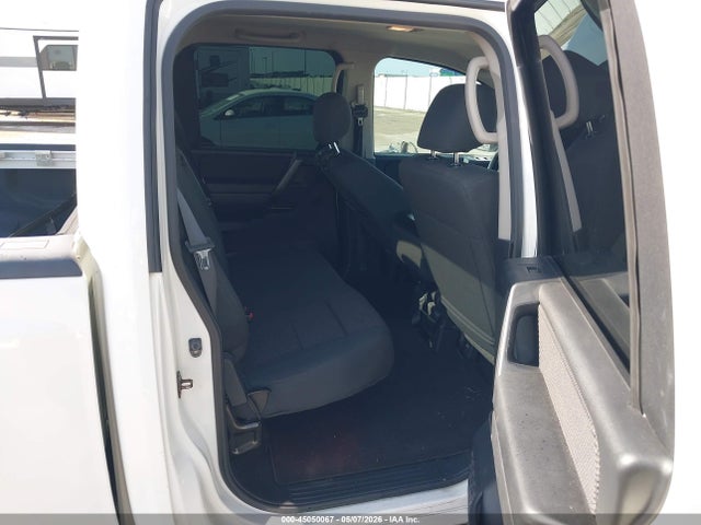 Nissan Titan Se