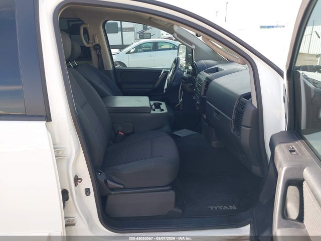 Nissan Titan Se