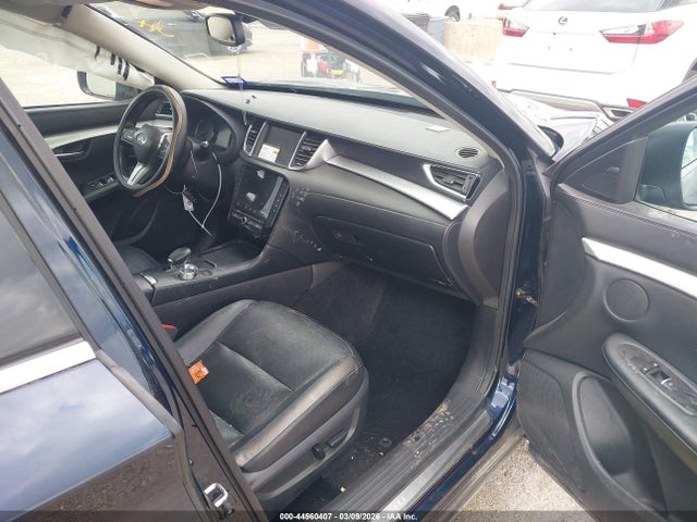 INFINITI Qx Essential
