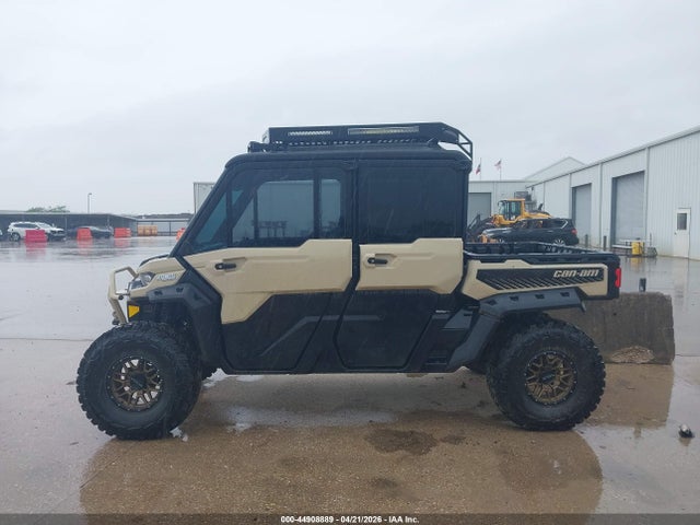 Can-Am Defender Max
