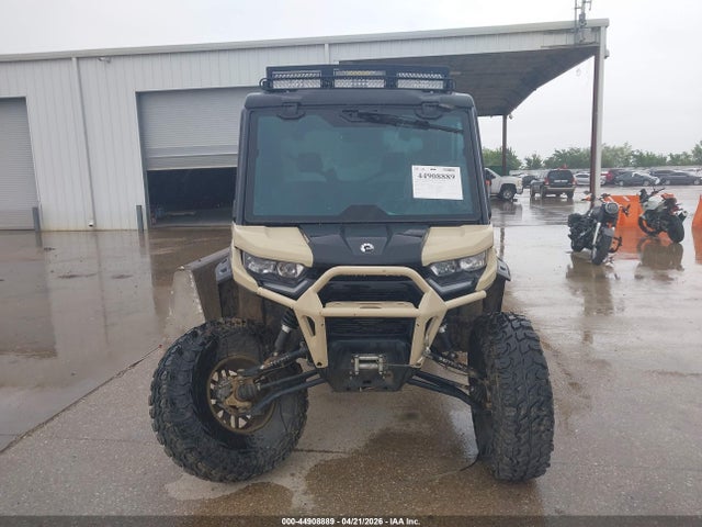 Can-Am Defender Max