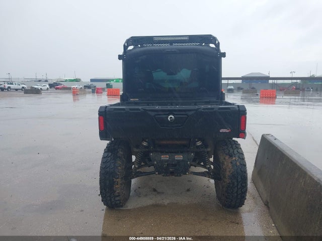Can-Am Defender Max