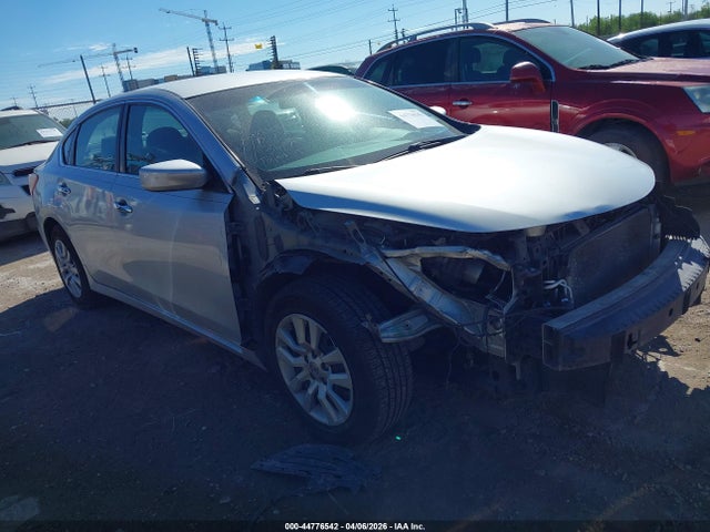 Salvage Nissan Altima Image