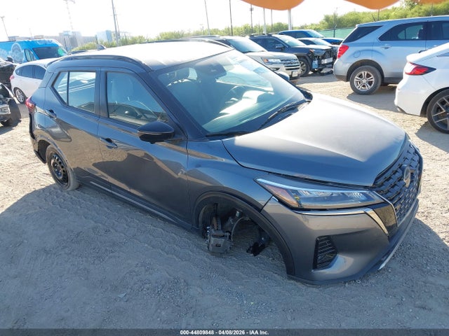 Salvage Nissan Kicks Image