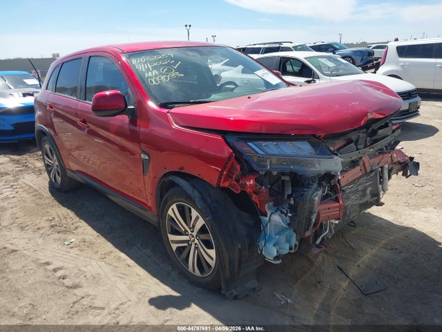 Salvage Mitsubishi Outlander Image